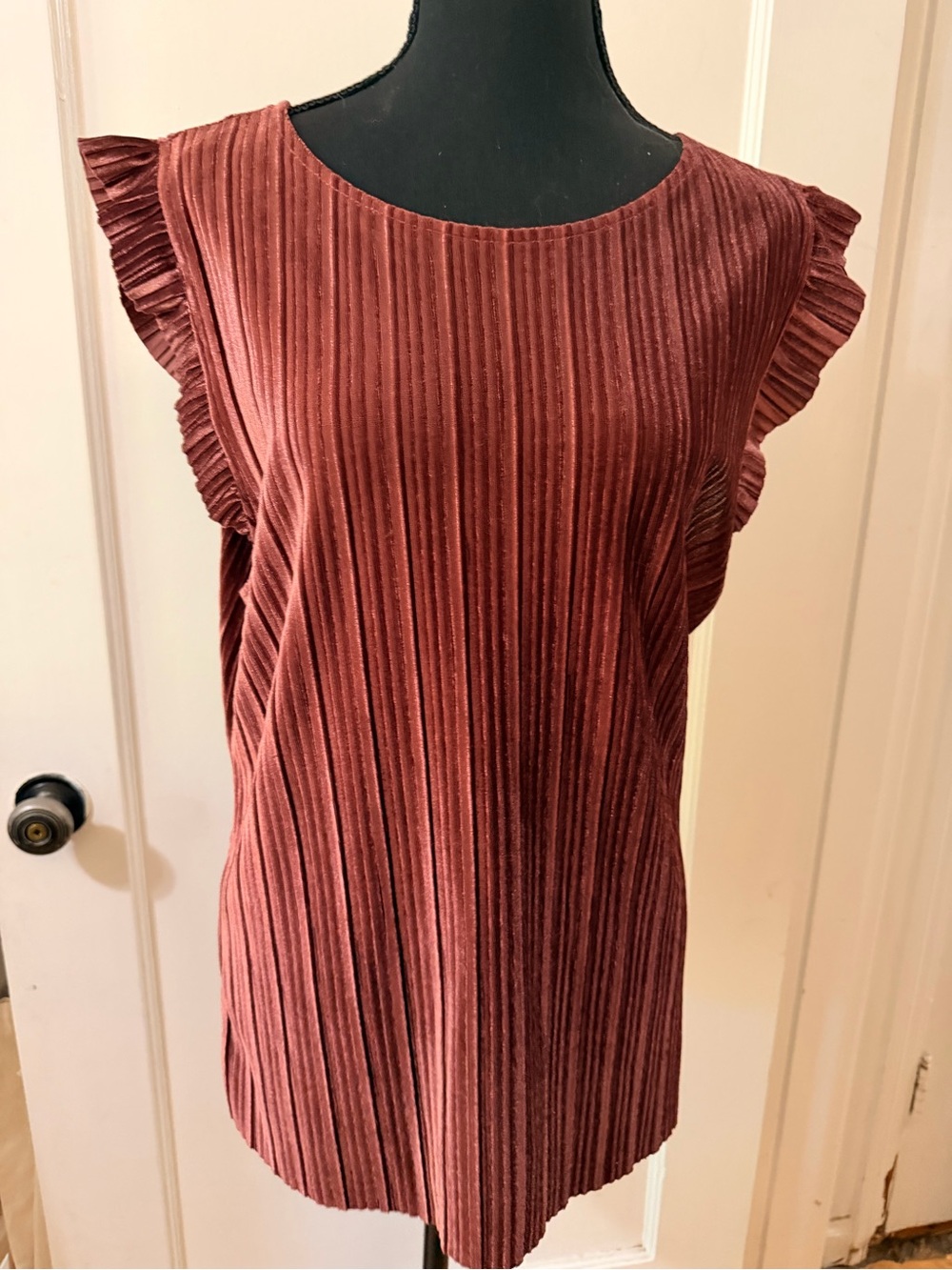 Worthington Ribbed Velvet Shell in Burnt Brick